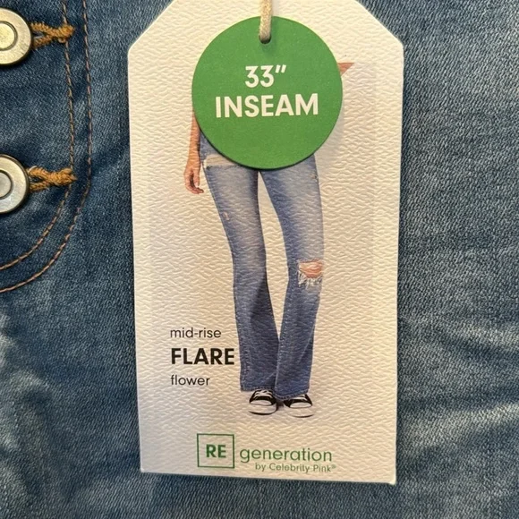 Celebrity by Pink Women's button-fly mid-rise Blue flare Jeans NWT 13/31 - Picture 3 of 11